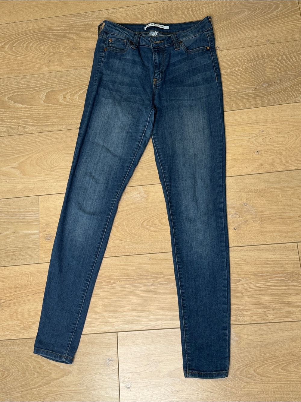 Celebrity Pink Dark Wash Skinny Jeans - Picture 2 of 3
